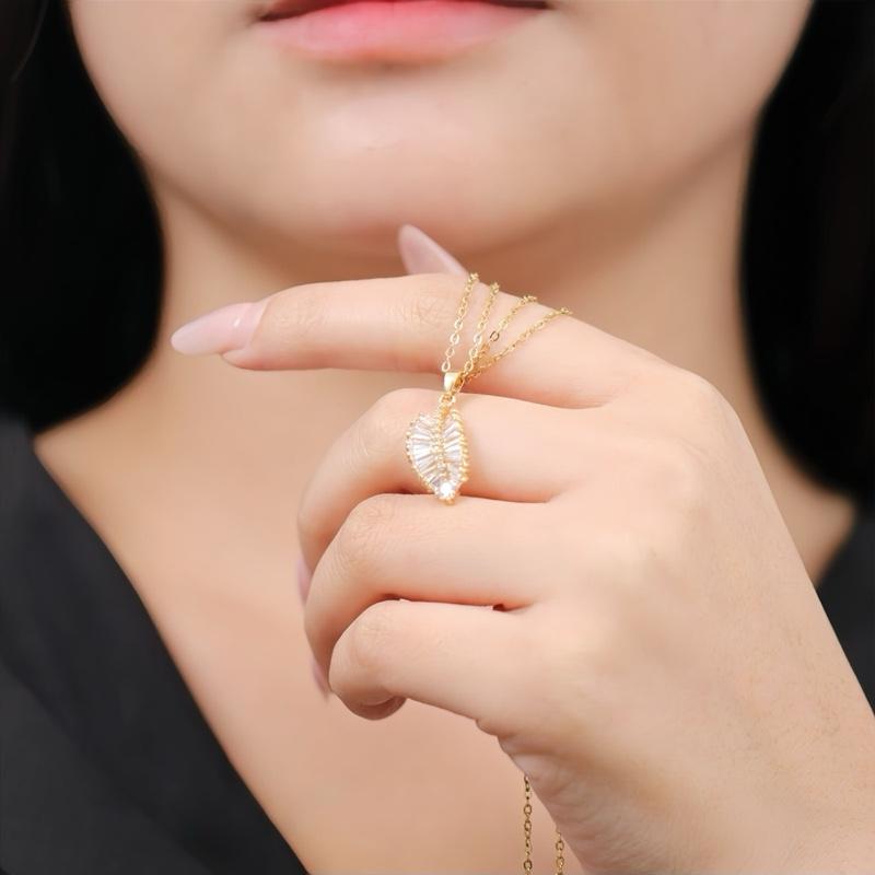 Jmtth Flourish and Glow Necklace Gold