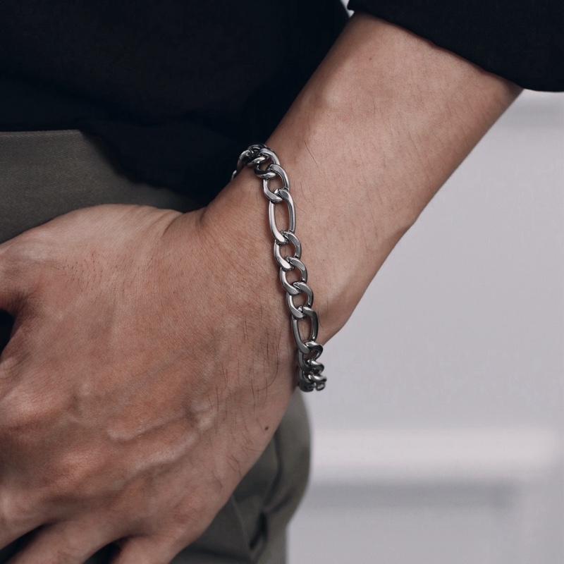 JEENMATA โซ่ข้อมือ Figaro Apex รุ่น Curb Chain