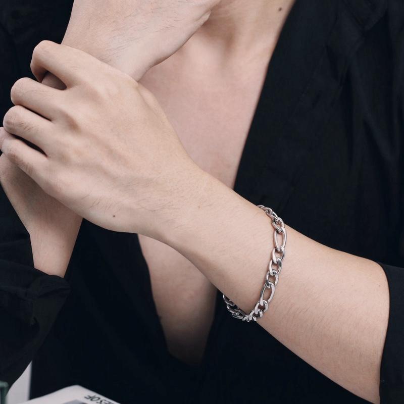 JEENMATA โซ่ข้อมือ Figaro Apex รุ่น Curb Chain