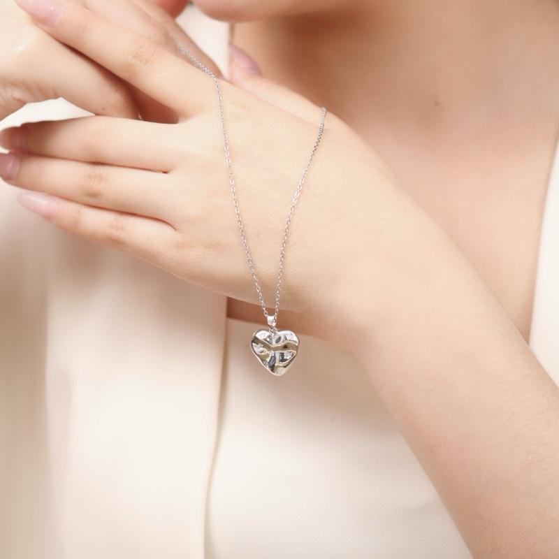 Jmtth Wounded Heart Necklace Silver